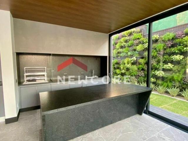 Casa de condomínio em Alameda das Aroeiras Alphaville Santana de Parnaíba/SP