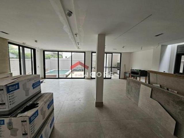 Casa de condomínio em Alameda Guarujá Alphaville Santana de Parnaíba/SP