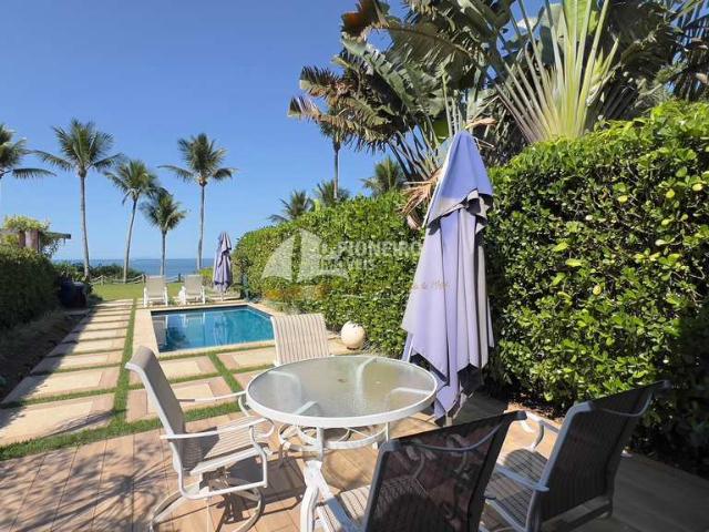 Casa de condomínio em frente ao Mar à venda em Camburizinho!