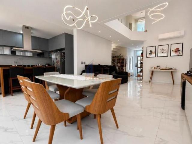 Casa de Condominio em Iporanga Sorocaba, SP