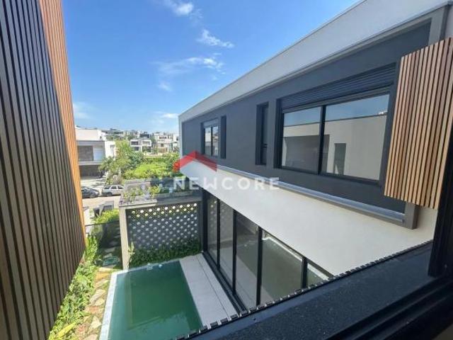 Casa de condomínio em Rua das Palmeiras Urbanova São José dos Campos/SP