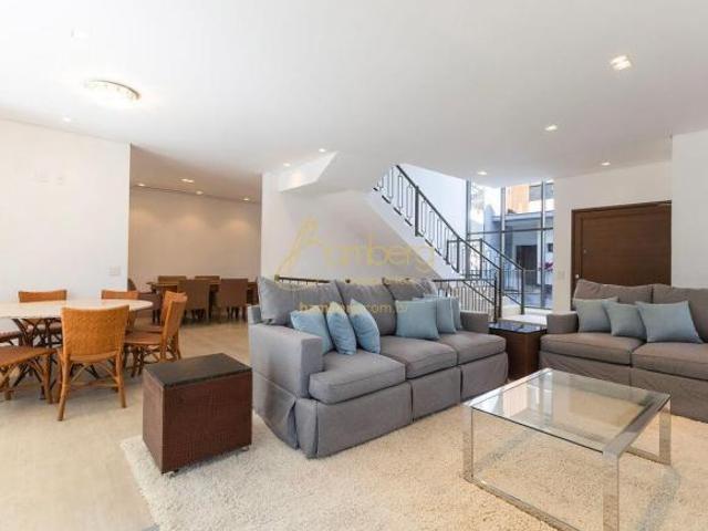 Casa de condomínio semi mobiliada nova, 4 suítes, salas integradas, jardim, 4 vagas