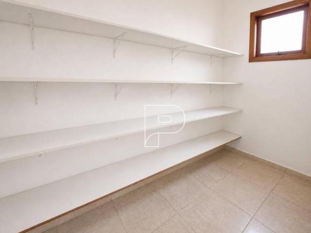 Casa de Condomínio para venda e aluguel em Granja Viana de 300.00m² com 3 Quartos, 2 Suites e 7 Gara