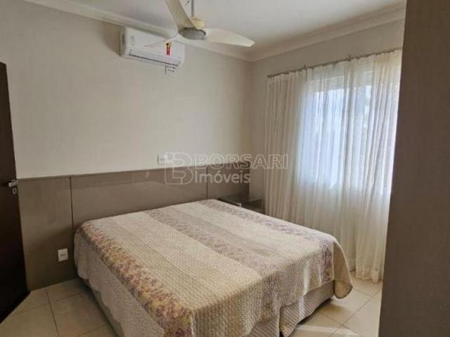 Casa de Condomínio para venda e aluguel em Veneto de 267.00m² com 3 Quartos, 3 Suites e 4 Garagens