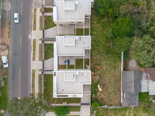 Casa de Condomínio para venda em Uberaba de 145.00m² com 3 Quartos, 1 Suite e 4 Garagens