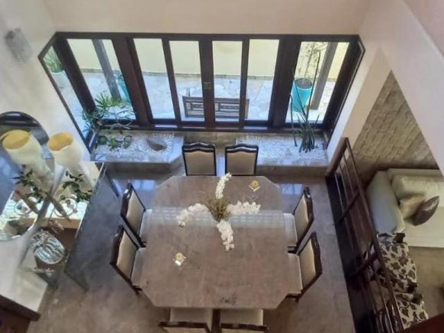 Casa de Condomínio para venda em Vila Marieta de 360.00m² com 3 Quartos, 3 Suites e 4 Garagens