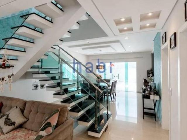 Casa de Condomínio para venda em Vila Haro de 245.00m² com 3 Quartos, 1 Suite e 4 Garagens