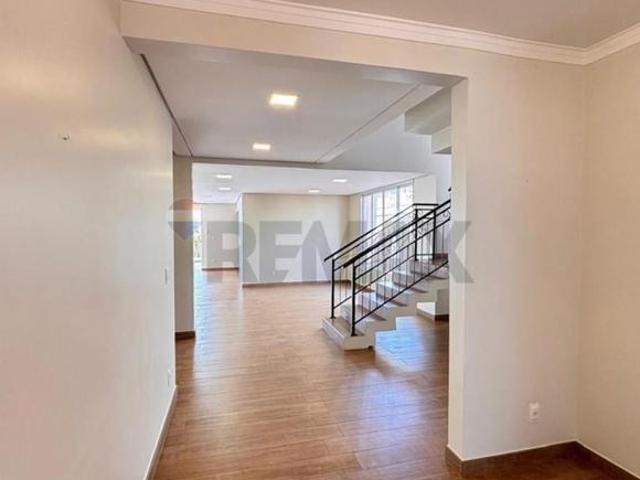 Casa de Condomínio para venda em Alphaville de 270.00m² com 3 Quartos, 3 Suites e 4 Garagens