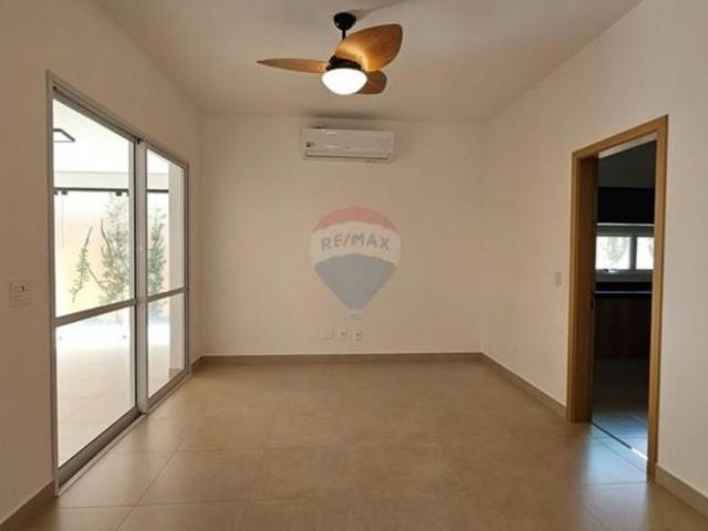 Casa de Condomínio para venda em Centro de 160.00m² com 3 Quartos, 1 Suite e 4 Garagens