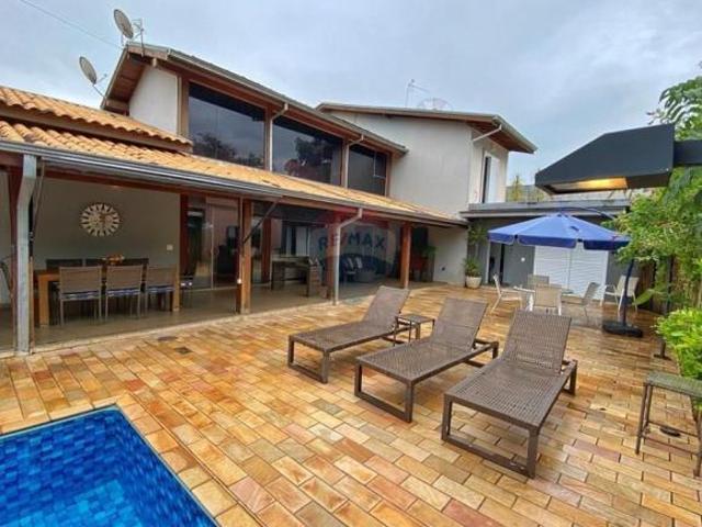 Casa de Condomínio para venda em Centro de 230.00m² com 5 Quartos, 5 Suites e 2 Garagens