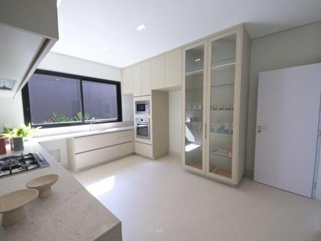 Casa de Condomínio para venda em Condomínio Villa Dos Pinheiros de 456.00m² com 4 Quartos, 4 Suites