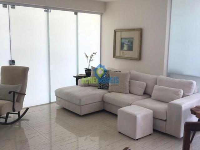 Casa de Condomínio para venda em Ipanema de 374.00m² com 4 Quartos, 3 Suites e 2 Garagens
