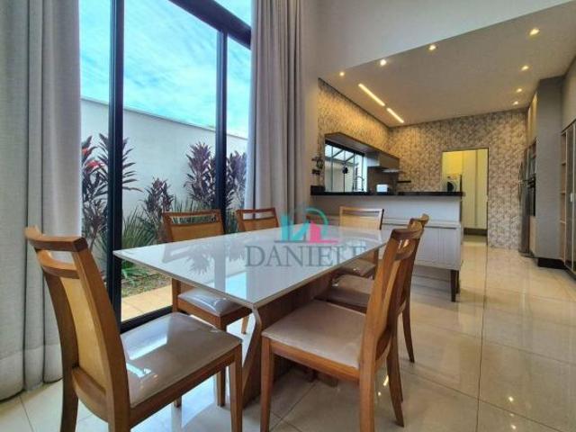 Casa de Condomínio para venda em Jardim Salto Grande de 179.00m² com 3 Quartos, 3 Suites e 4 Garagen