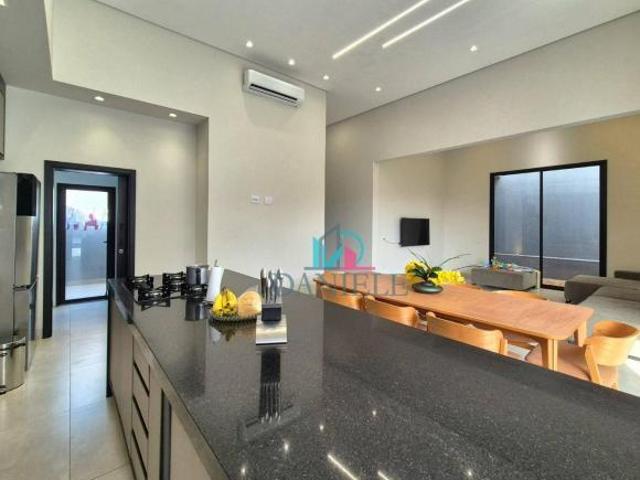 Casa de Condomínio para venda em Jardim Salto Grande de 185.00m² com 3 Quartos, 3 Suites e 6 Garagen