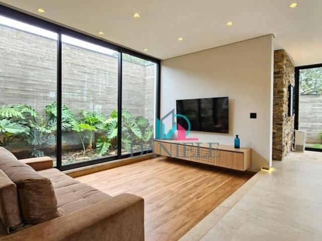 Casa de Condomínio para venda em Jardim Salto Grande de 344.00m² com 3 Quartos, 3 Suites e 4 Garagen