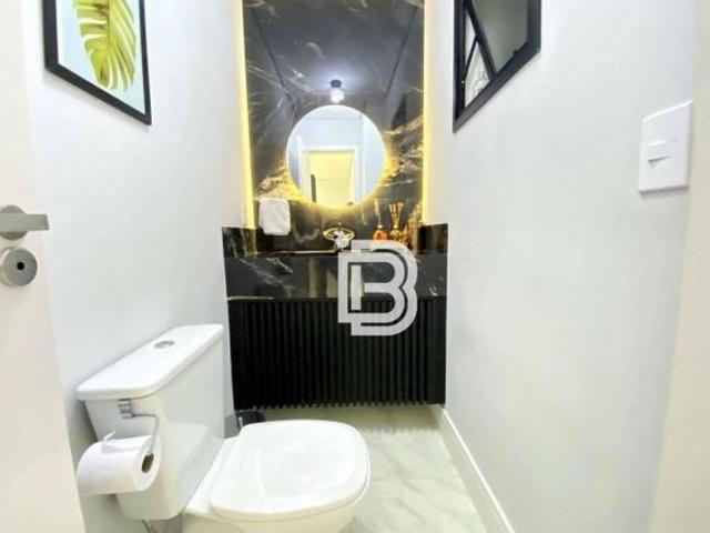 Casa de Condomínio para venda em Jardim Samambaia de 282.00m² com 4 Quartos, 2 Suites e 6 Garagens