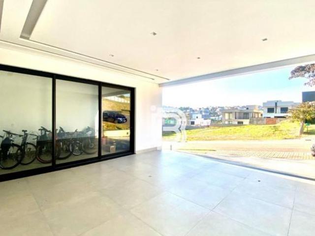 Casa de Condomínio para venda em Jardim Samambaia de 380.00m² com 3 Quartos, 3 Suites e 4 Garagens