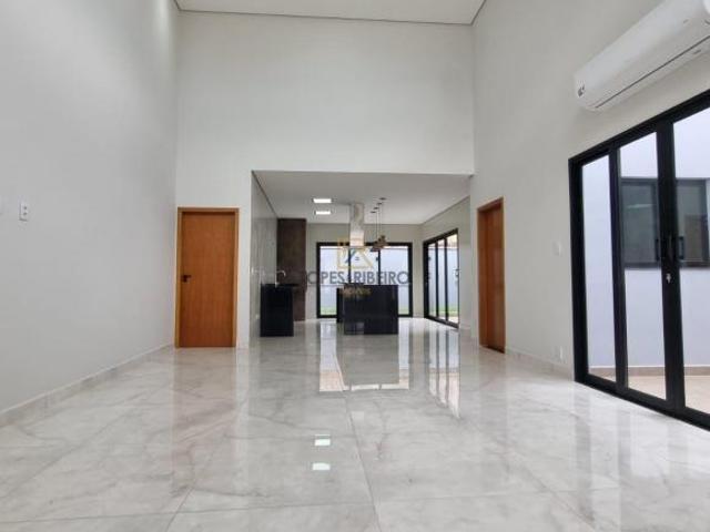 Casa de Condomínio para venda em Lívia Iii de 180.00m² com 3 Quartos, 3 Suites e 2 Garagens