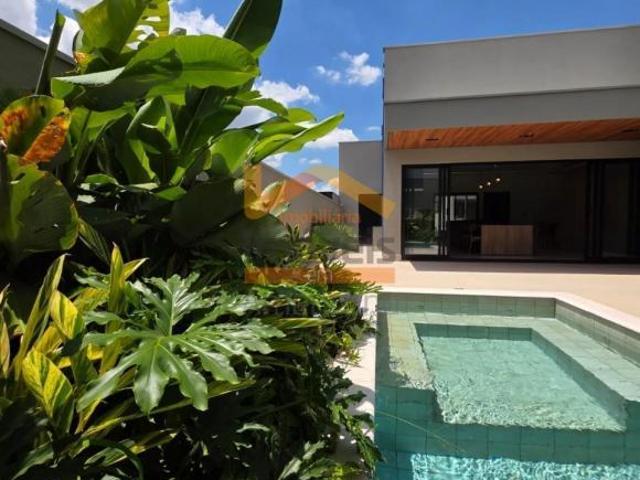 Casa de Condomínio para venda em Loteamento Residencial Jardim Villagio de 280.00m² com 3 Quartos, 3