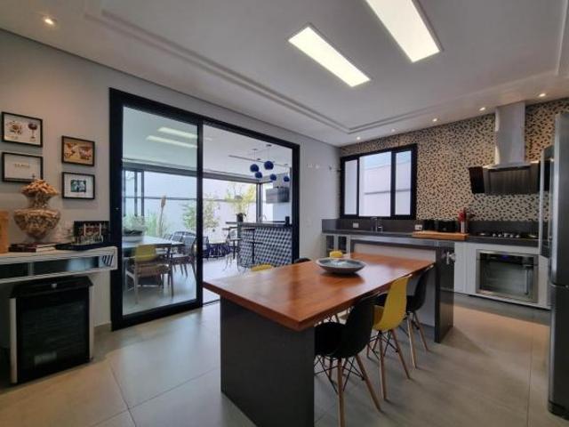 Casa de Condomínio para venda em Parque Residencial Eloy Chaves de 247.00m² com 3 Quartos, 3 Suites