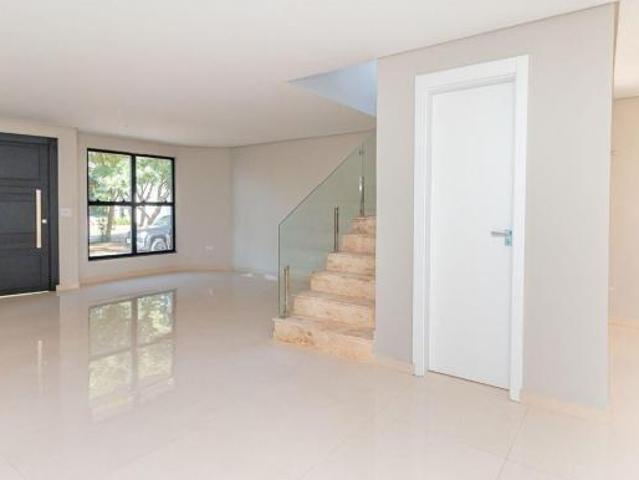 Casa de Condomínio para venda em Pinheirinho de 166.00m² com 3 Quartos, 3 Suites e 2 Garagens
