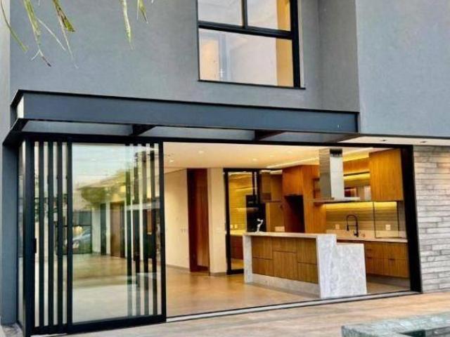 Casa de Condomínio para venda em Reserva Santa Luisa de 383.00m² com 4 Quartos, 4 Suites e 4 Garagen