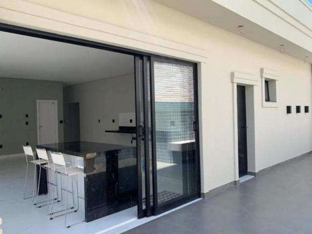 Casa de Condomínio para venda em Residencial E Empresarial Alphaville de 250.00m² com 3 Quartos, 3 S