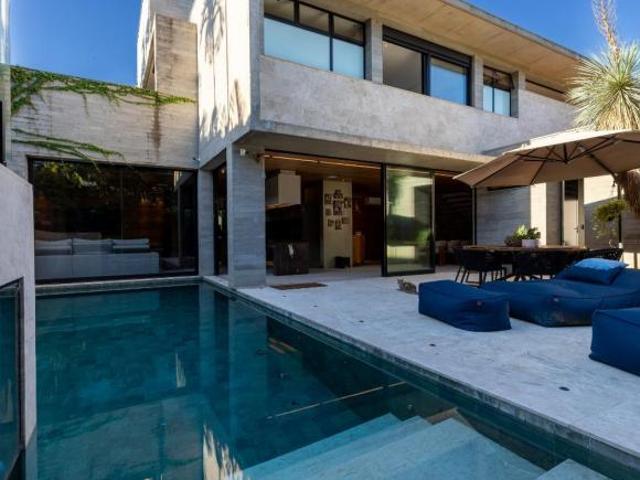 Casa de Condomínio para venda em Residencial E Empresarial Alphaville de 590.00m² com 4 Quartos, 4 S