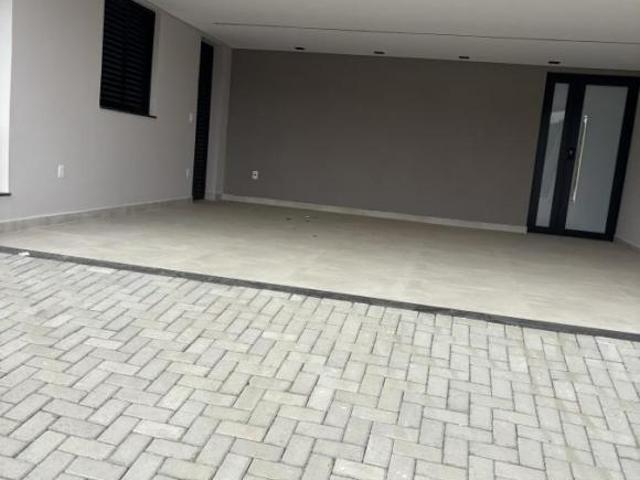 Casa de Condomínio para venda em Residencial Jardim Bounganville de 250.00m² com 3 Quartos, 3 Suites
