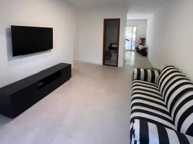 Casa de condomínio para venda possui 155 metros quadrados com 4 quartos