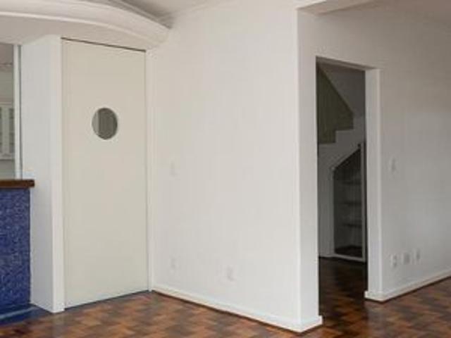 Casa de condomínio para alugar com 220m², 3 quartos e 2 vagas
