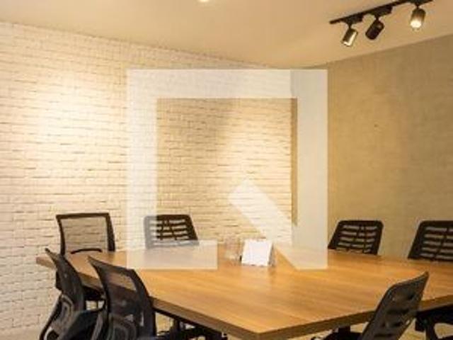 Casa de condomínio para alugar com 300m², 6 quartos e 7 vagas