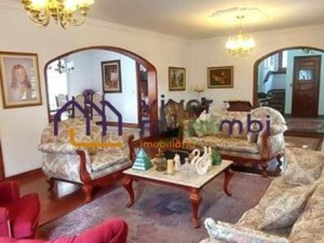 Casa de condomínio para alugar com 330m², 4 quartos e 6 vagas