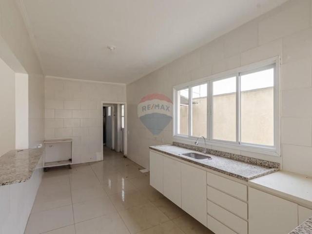 Casa de condomínio para alugar com 440m², 4 quartos e 4 vagas