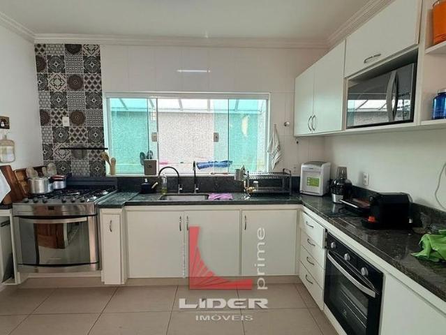 Casa de Condomínio Para Alugar Em Res. Colinas de São Francisco de 408.14 m² Com 4 Quartos, 4 Suites