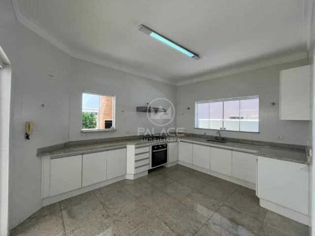 Casa de Condomínio Para Alugar Em Terras de Piracicaba de 242.00 m² Com 3 Quartos, 3 Suites E 2 Garag