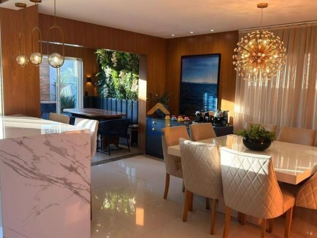 Casa de Condomínio Para Alugar Em Umbará de 220.00 m² Com 4 Quartos, 1 Suite E 2 Garagens