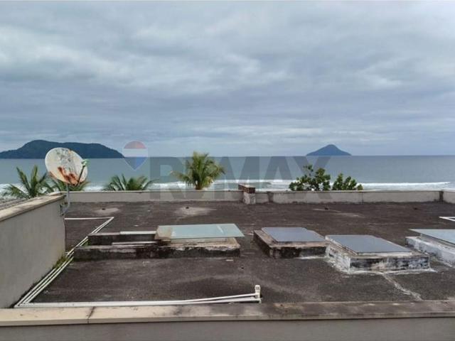 Casa de condominio pé na areia com 4 suites para locação anual em Juquehy