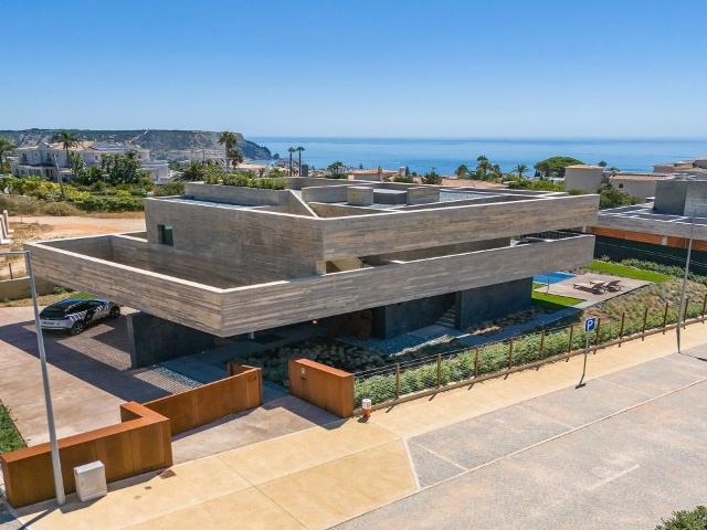Casa de construção nova: moderna villa de 4 quartos em Praia. 300m² Luz