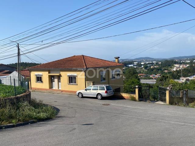 Casa de Duas Famílias