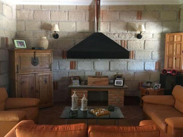 Casa de descanso con Alberca y terraza muy amplia con vista a la Peña de Bernal