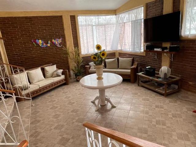 Casa de descanso con alberca | 750 m² | A menos de 1.5 hrs de CDMX