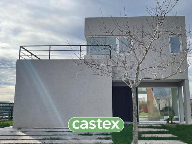 Casa de diseño con fondo libre y tres dormitorios en alquiler en Puertos, Araucarias