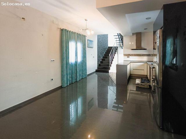 Casa de Diseño Moderno con 3 Habitaciones y Acabados de Lujo en Santa Cruz del Comercio