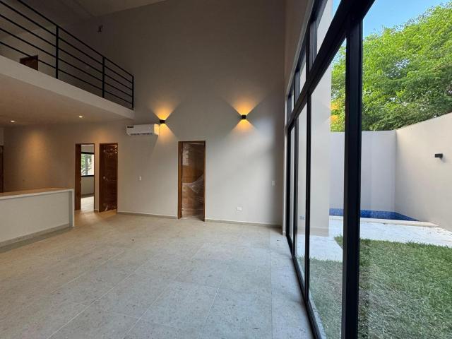 Casa de Doble Altura 3 Rec con Alberca Privada, Comunidad exclusiva