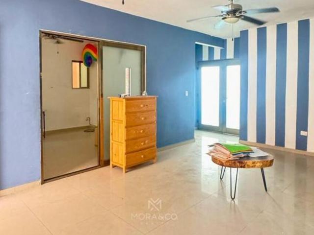 CASA DE DOBLE LOTE EN VENTA EN RESIDENCIAL LAS AMERICAS