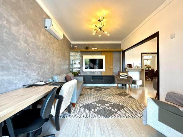 CASA DE DOIS PISOS COM 260,93 M² DE ÁREA PRIVATIVA À VENDA NO BAIRRO PASSO DA AREIA