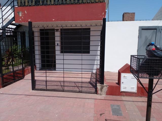 CASA DE DOS DORM CON COCHERA
