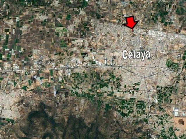 Casa de dos niveles, con 106 m2 superficie de terreno y 3 recámaras en venta en Las Arboledas