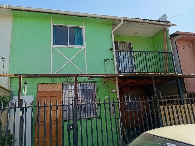 Casa de dos niveles,en entorno residencial